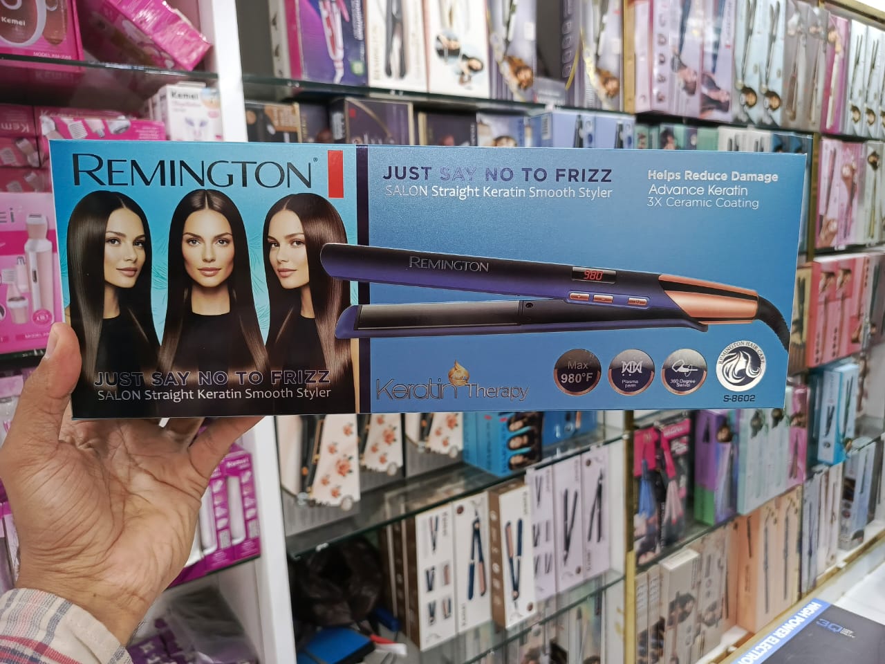 Remington S-8602 Slim Body Keratin Therapy Digital Display Hair Straightener