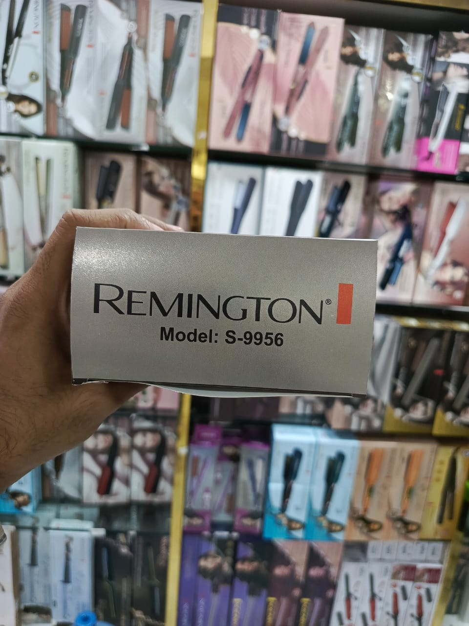 Remington S-9956 Keratin Therapy Slim Body Digital Display Hair Straightener