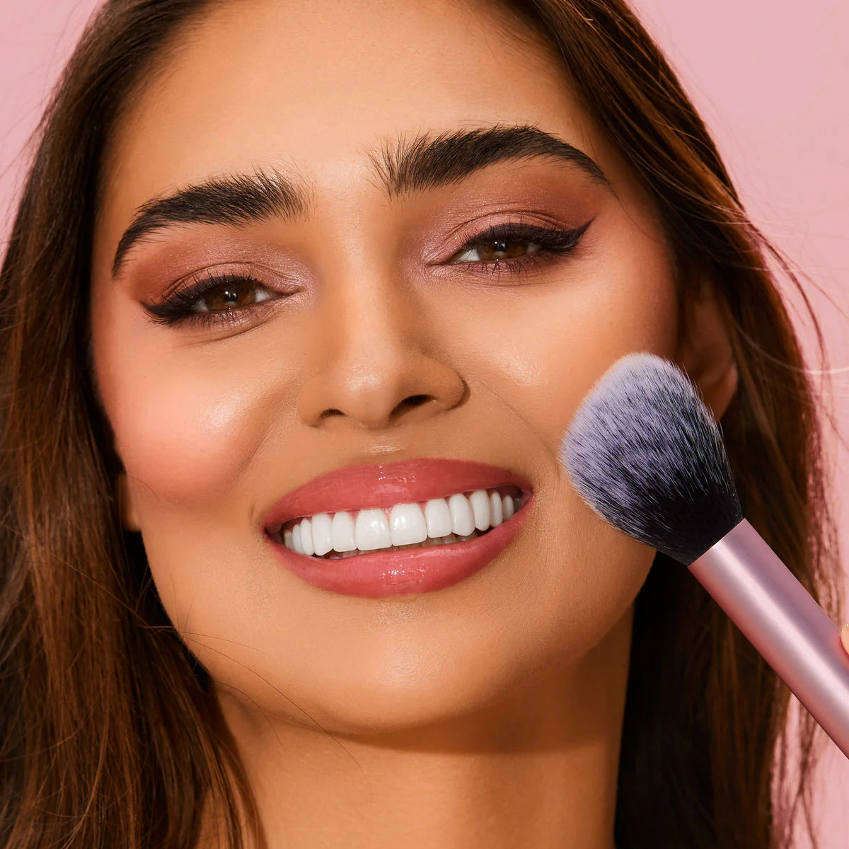 Real Techniques Everyday Essentials Makeup Brush Set With Single Sponge